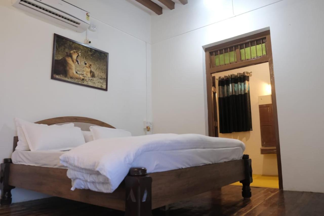 ג'ונגאדה Hotel Ashirwad מראה חיצוני תמונה